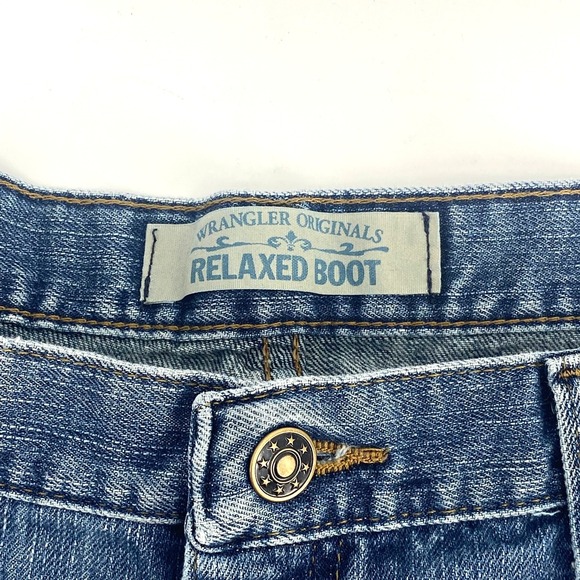 Wrangler Mens Retro Relaxed Boot Jeans Medium Blue Denim Size 38x30 Cotton - Picture 2 of 5